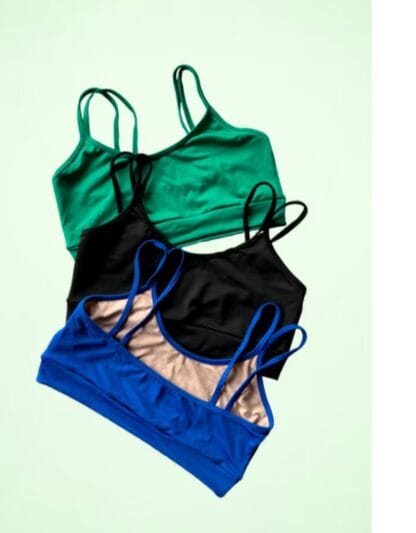 ￼Kit 3 Top Fitness Tirinha Com Forro e Alça Dupla