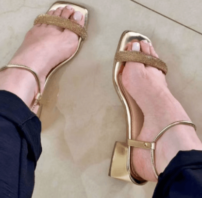 Sandália Feminina Salto Bloco com Strass Casual Clássica Confortável