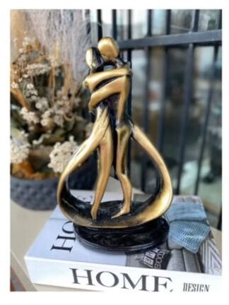 Estátueta Casal Decorativo Enfeite De Mesa Sala Romance