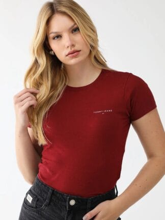 Camiseta Tommy Jeans Slim Logo Vermelha