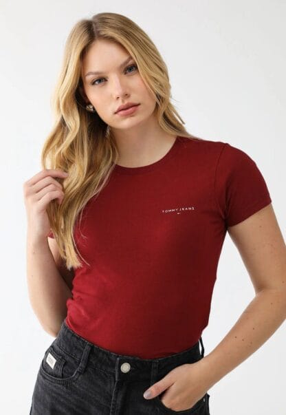 Camiseta Tommy Jeans Slim Logo Vermelha